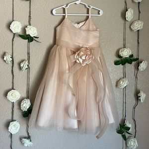 𝅺Little Girl’s Special Occasion Dress